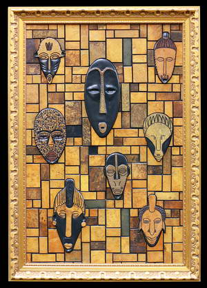 Африканские маски - картина на камне
