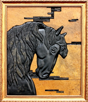 "Лошадь" рельеф - картина из камня