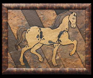 Идущая лошадь - картина из камня